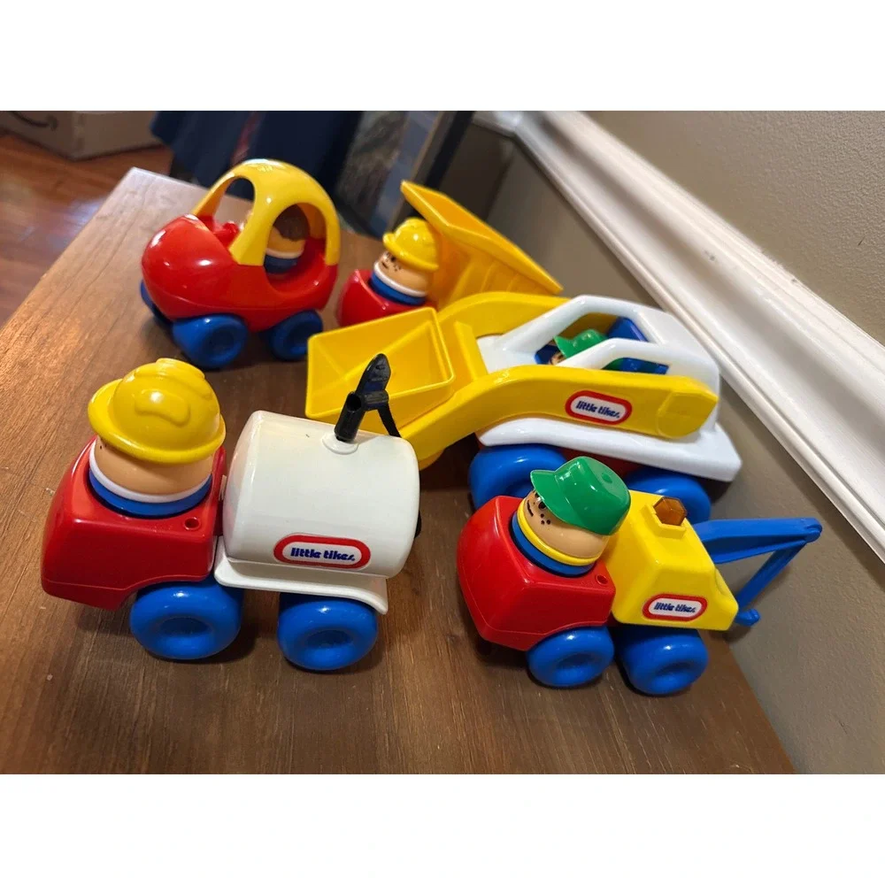 Vintage Little Tikes Toddle Tots Construction Vehicle Lot Front Loader Truck